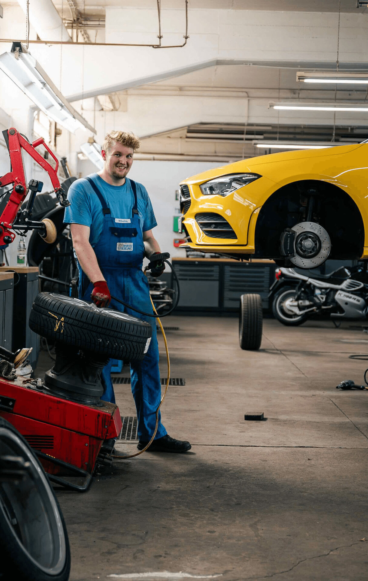 Mitarbeiter in einer Werkstatt